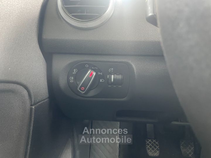 Audi A3 (8P Phase 2) 16 TDI 90ch Sportback Ambition / Origine France - 20