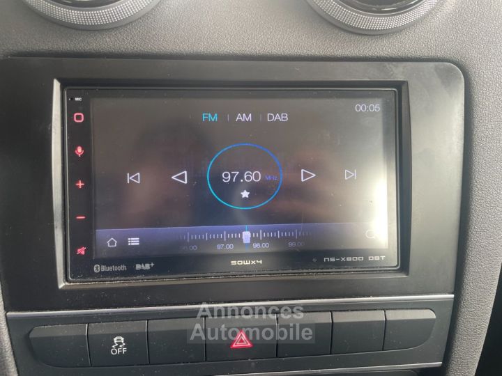 Audi A3 (8P Phase 2) 16 TDI 90ch Sportback Ambition / Origine France - 24