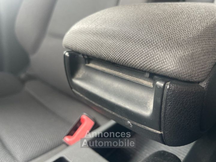 Audi A3 (8P Phase 2) 16 TDI 90ch Sportback Ambition / Origine France - 36