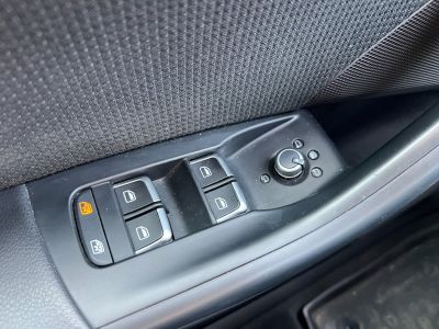 Audi Q3 20 TDI 120 ch Midnight Series - CAM - CLIM AUTO - DRIVE SELECT   - 14