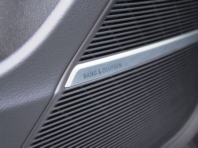 Audi Q8 (2) 30 55 TFSIE 394 QUATTRO S LINE TIPTRONIC 8   - 8
