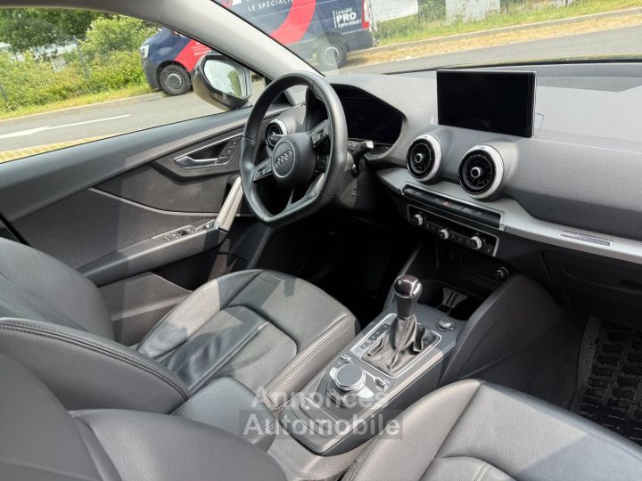Audi Q2 35 TFSI 150 S tronic 7 Design Luxe - 24