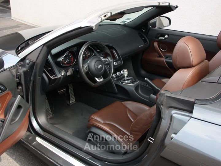 Audi R8 Spyder V10 R-tronic 525 cv - 12