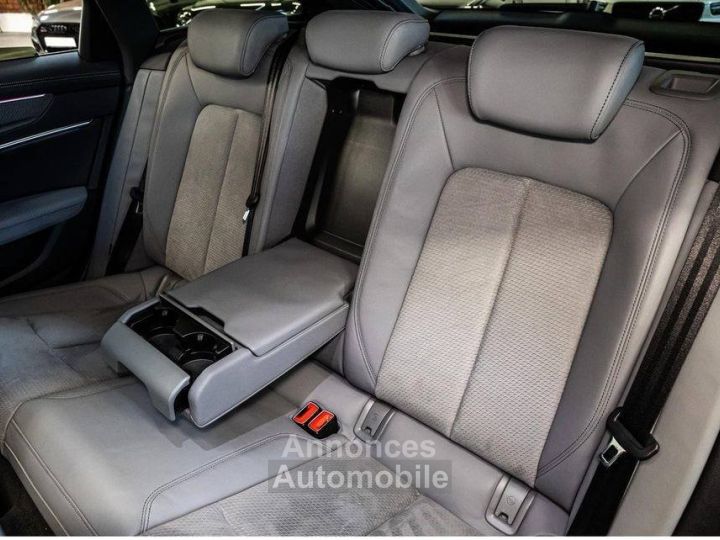 Audi A6 V (C8) 55 TFSI e 367ch Compétition quattro S tronic 7 16cv - 17