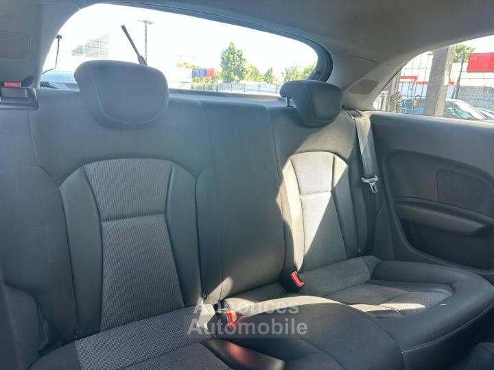 Audi A1 16 TDI 90 AMBIENTE S TRONIC - 6