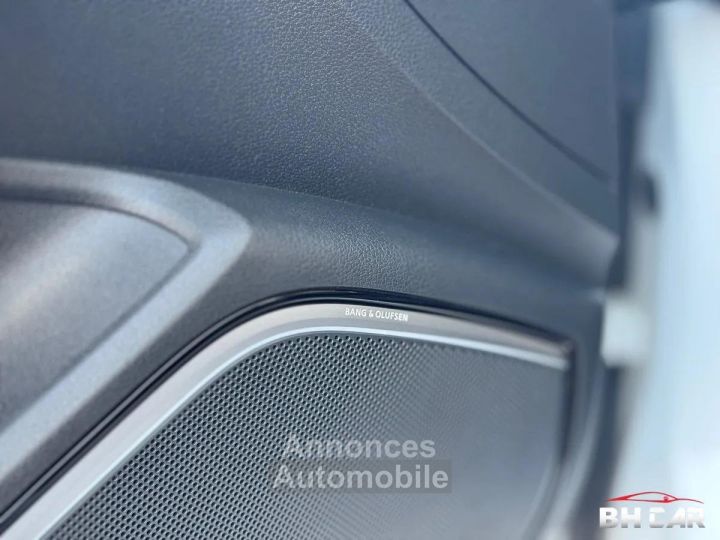 Audi S3 quattro 20 tfsi 16v s-tronic 6 300cv - 13