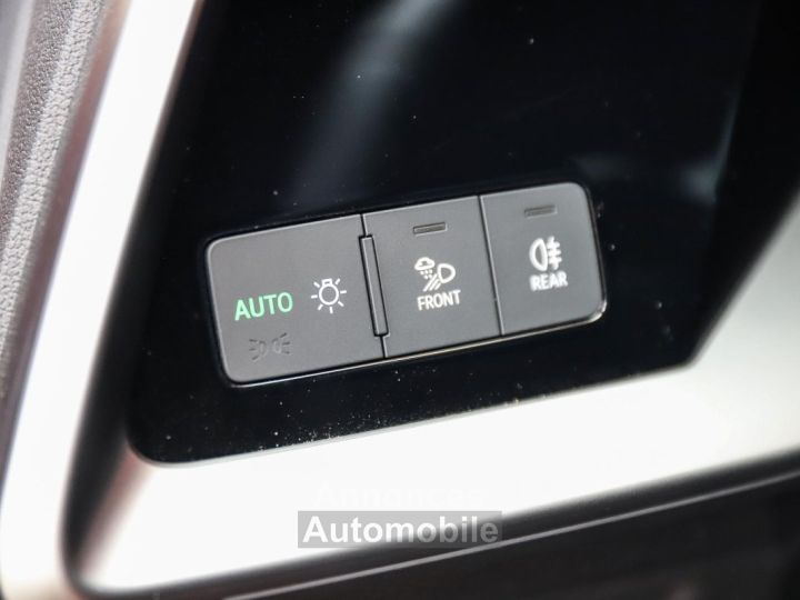 Audi A3 Sportback 15 35 TFSI 150 Business Line CUIR SIEGES ELECTRIQUES A MEMOIRE CHAUFFANTS - 39