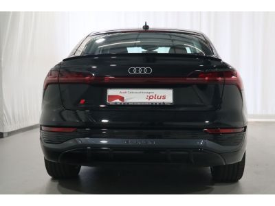 Audi Q8 Sportback e tron 50 quattro S line B   - 4
