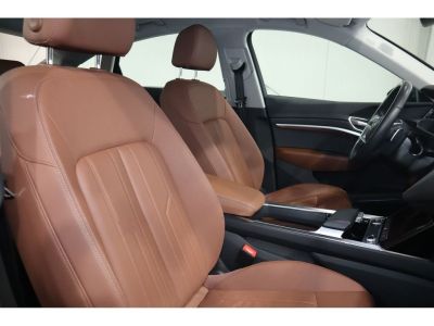 Audi Q8 Sportback e tron 50 quattro S line B   - 7