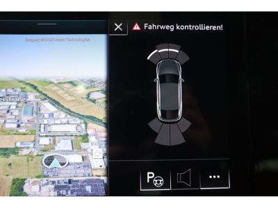Audi Q8 Sportback e tron 50 quattro S line B   - 11