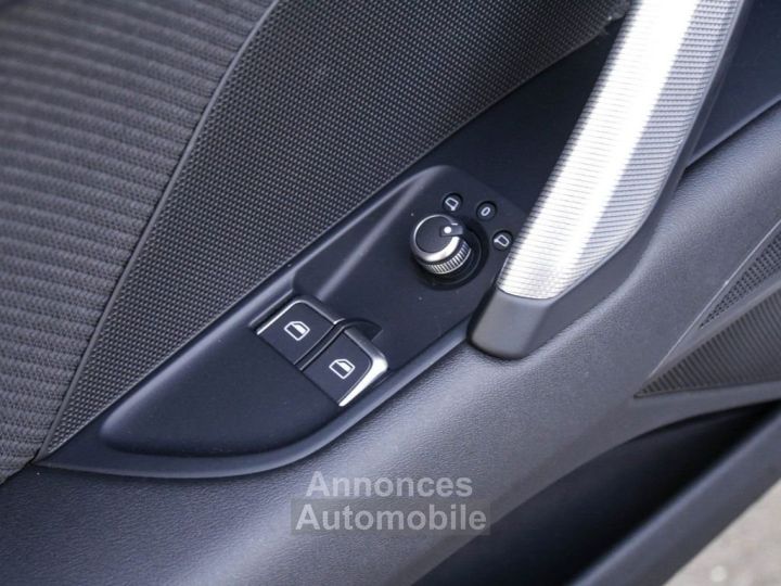 Audi TT Roadster nza 18 TFSI S Line - 11