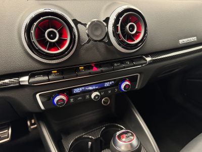 Audi RS3 25 TFSI 367 ch Quattro / Sièges RS / Échappement RS / Bang & Olufsen / Daytona   - 16