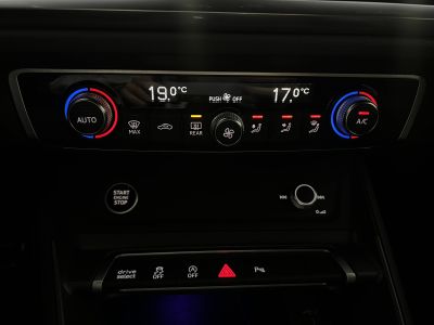 Audi Q3 35 TFSI 150 ch S tronic 7 S line   - 55