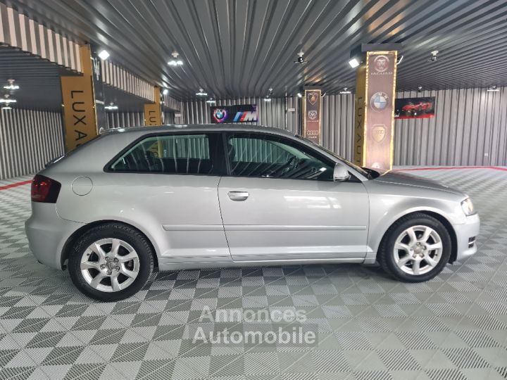 Audi A3 16 TDI 105 CV PACK  Ambiente * REPRISE POSSIBLE * - 4