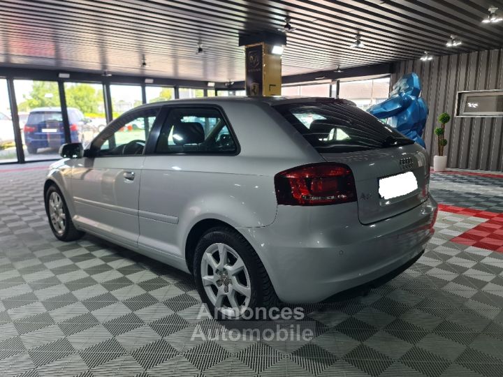 Audi A3 16 TDI 105 CV PACK  Ambiente * REPRISE POSSIBLE * - 6