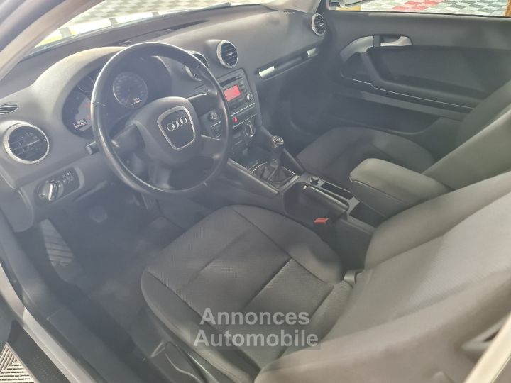 Audi A3 16 TDI 105 CV PACK  Ambiente * REPRISE POSSIBLE * - 9