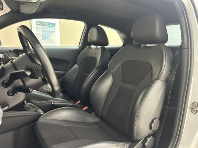 Audi A1  16 TDI 90ch FAP S line S tronic 7   - 9