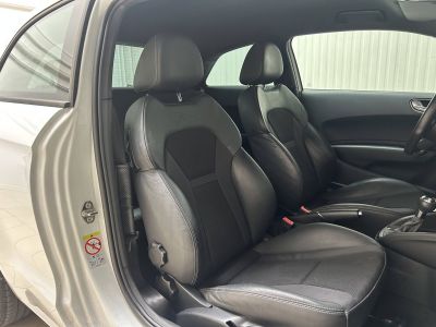 Audi A1  16 TDI 90ch FAP S line S tronic 7   - 13