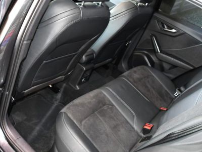 Audi Q2 S-Line 35 TFSI 150 S-Tronic GPS Virtual Pré Sense ACC TO Attelage Car Play Lane JA 19 Sport   - 14