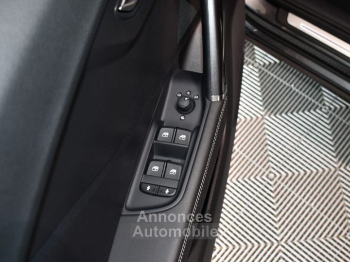 Audi Q2 S-Line 35 TFSI 150 S-Tronic GPS Virtual Pré Sense ACC TO Attelage Car Play Lane JA 19 Sport - 46