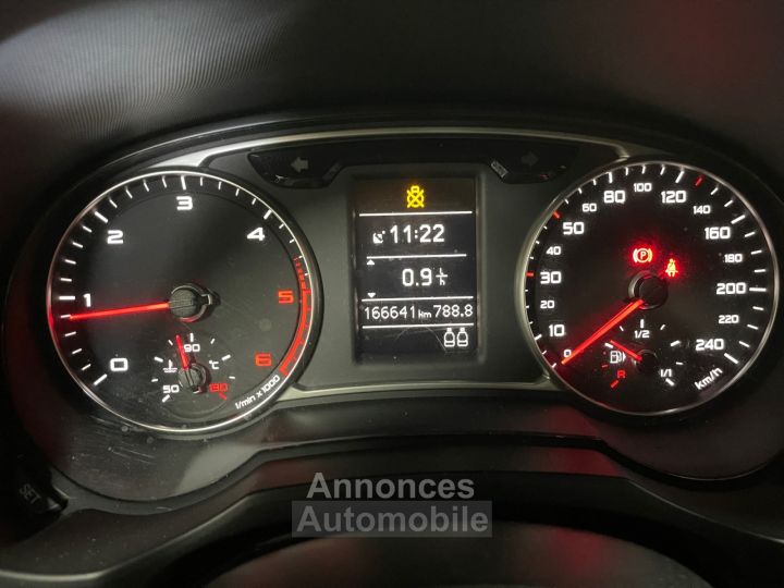 Audi A1 Sportback 16 TDI 105 S line // TOIT PANORAMIQUE // - 15