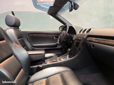 Audi A4 Cabriolet 30 V6 220cv Tiptronic Cuir jantes alu sièges chauffants CT ok et révisée Garantie 6 mois   - 2
