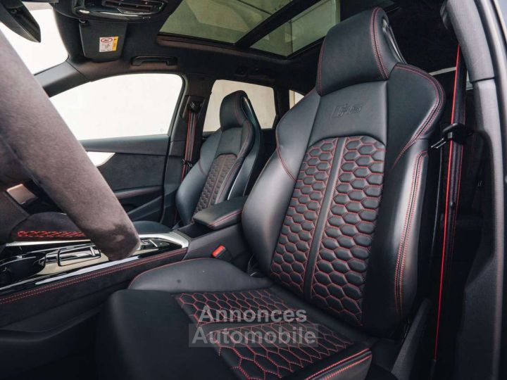Audi RS4 Mythos Black Quattro Pano Adaptive Keyless - 26