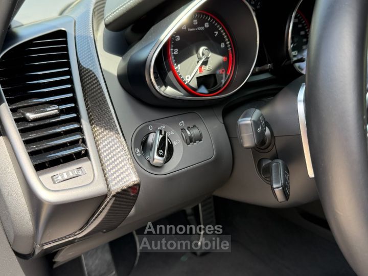 Audi R8 52 V10 550CH - 37
