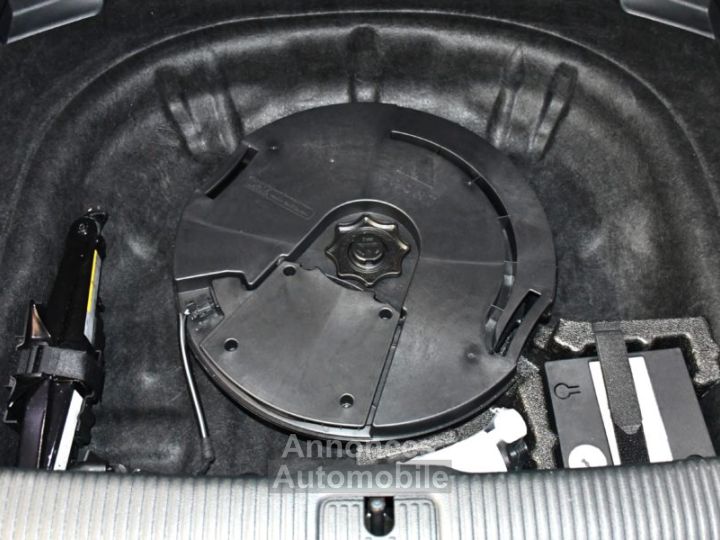 Audi A3 Sportback S-Line Ambition Luxe 35 TDI 150 S-Tronic GPS Virtual Attelage Car Play Pré Sense ACC Induction JA 18 - 17