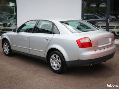 Audi A4 Série 2 (8E2) 20i 130ch Boîte manuelle 5 vitesses   - 2