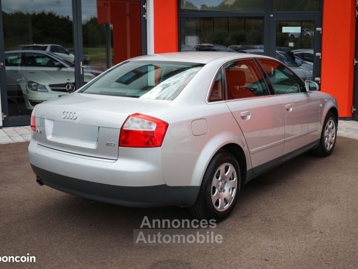 Audi A4 Série 2 (8E2) 20i 130ch Boîte manuelle 5 vitesses - 4