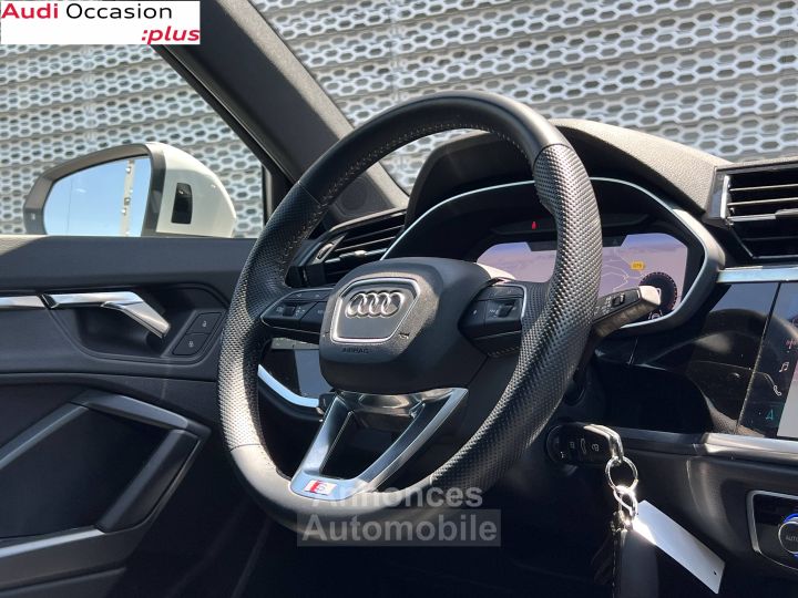 Audi Q3 35 TFSI 150 ch S tronic 7 S line - 12