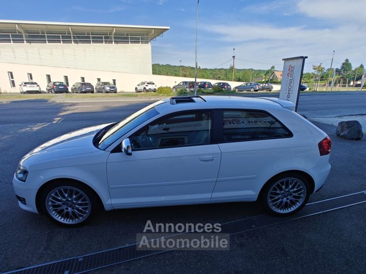 Audi A3 20 TFSI 200ch Ambition Luxe S-tronic 3p - 4