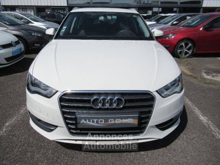 Audi A3 Sportback 16 TDI 105 Ambiente - 2