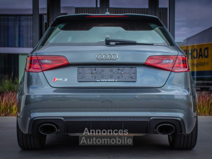Audi RS3 Quattro 25 TFSI S-Tronic Sportback - B&#038;O - SPORTUITLAAT - PARKEERSENSOREN - ZETELVERWARMING - ISOFIX - 9