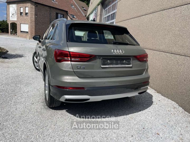 Audi Q3 20 TDi Design S tronic - 5