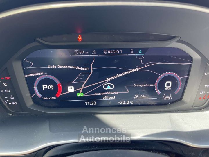 Audi Q3 20 TDi Design S tronic - 11