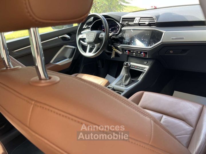 Audi Q3 20 TDi Design S tronic - 14
