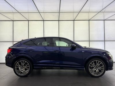 Audi Q3 Sportback 45 TFSIe  245 ch S tronic 6 S line   - 6