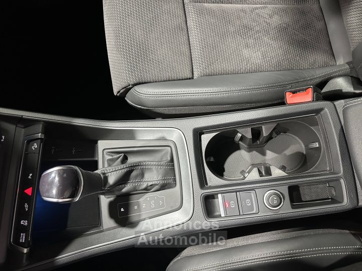 Audi Q3 Sportback 45 TFSIe  245 ch S tronic 6 S line - 44