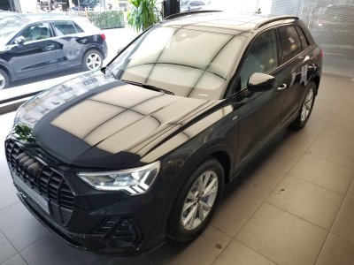 Audi Q3 35 TFSI 150 ch S tronic 7 S line plus   - 3