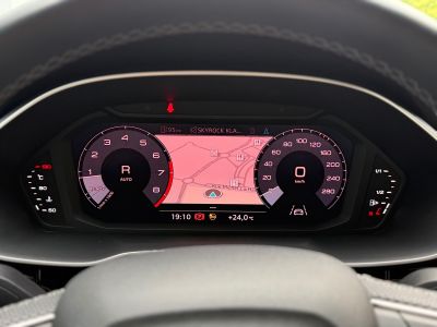 Audi Q3 35 tfsi s line 150 cv tronic 7 re   - 21
