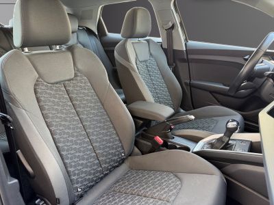 Audi A1 Sportback 30 TFSI 110 ch S tronic 7 Advanced 2 - 1 ERE MAIN - SUIVI - CARPLAY - PACK LEDS INTERIEUR - KEYLESS - GARANTIE   - 10