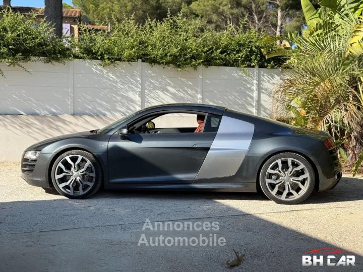 Audi R8 V10 52 FSI 525cv QUATTRO R-TRONIC - 8