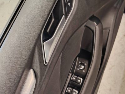 Audi A3 III 20 TDI 150ch FAP S Line S tronic 6   - 11