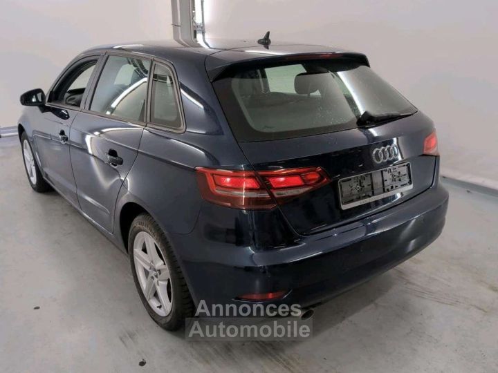 Audi A3 Sportback 30TDi STronic - 4