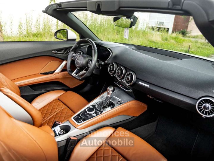 Audi TT RS Cabrio 18 TFSI S tronic Line Cognac Seats - 13