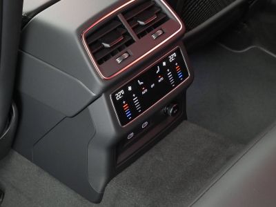 Audi A6 Avant C8 55 TFSI E 367 CH QUATTRO S TRONIC 7 Compétition   - 14