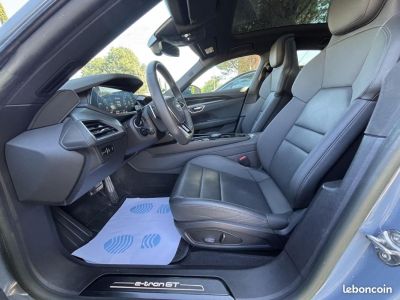 Audi e-tron GT 476 ch quattro 1e main Origine FR   - 12