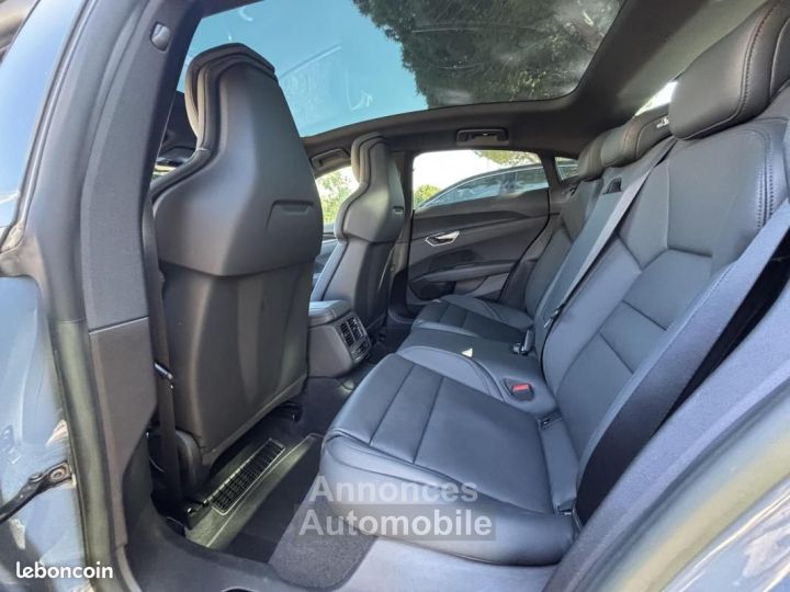 Audi e-tron GT 476 ch quattro 1e main Origine FR - 17